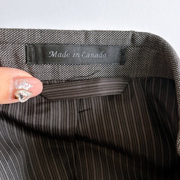 95% NEW CALVIN KLEIN MENS SUIT - Picture 3 of 10